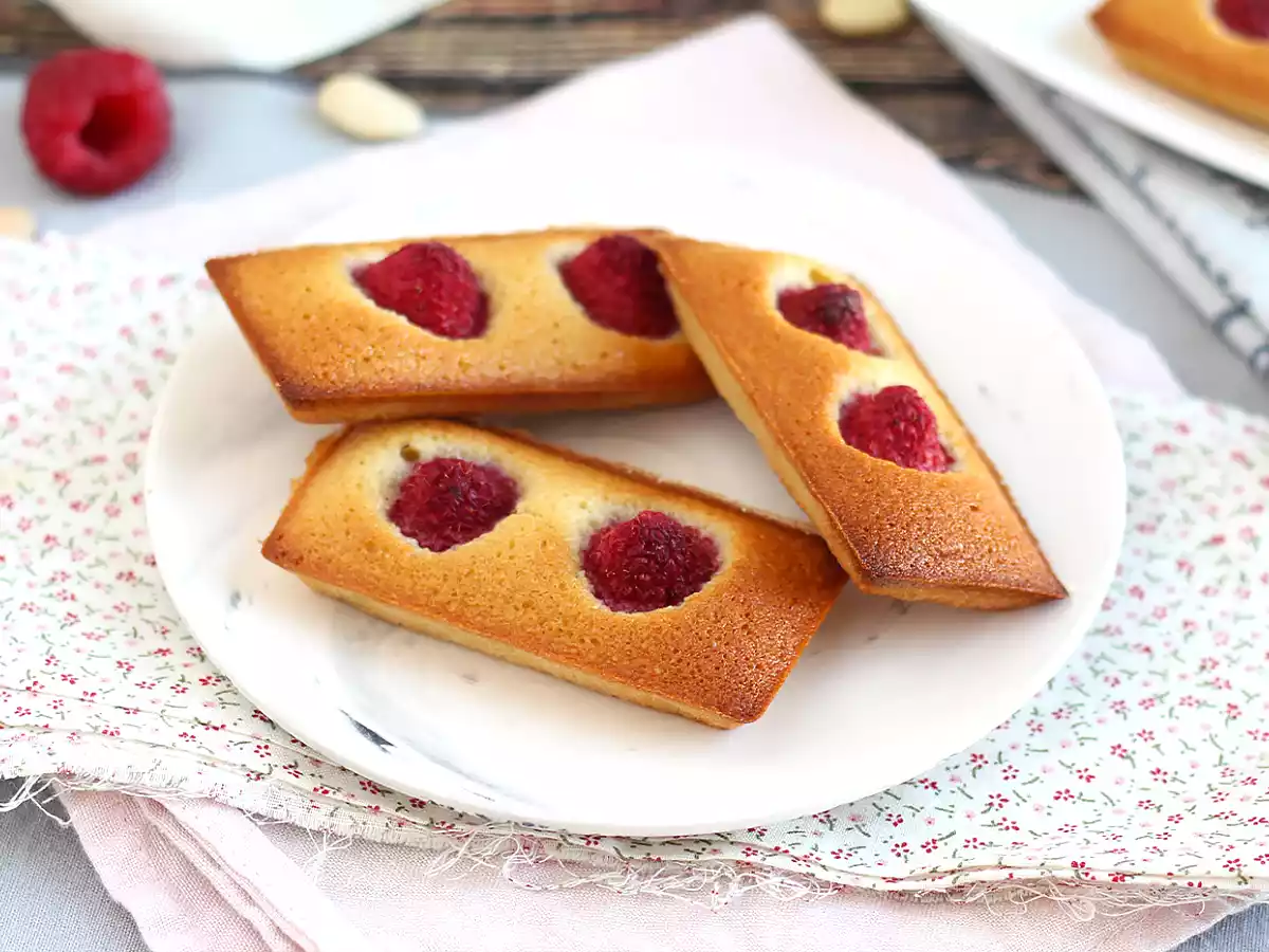 Bolo de claras, amêndoas e framboesas (financier) - foto 2