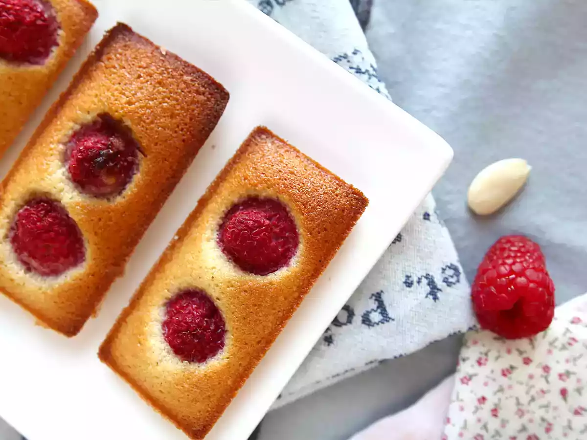 Bolo de claras, amêndoas e framboesas (financier) - foto 4