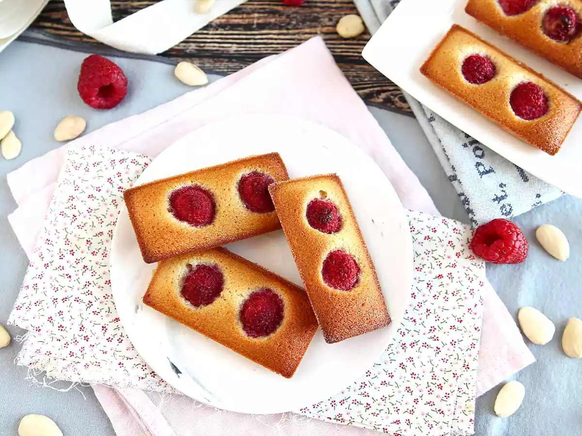 Bolo de claras, amêndoas e framboesas (financier) - foto 5