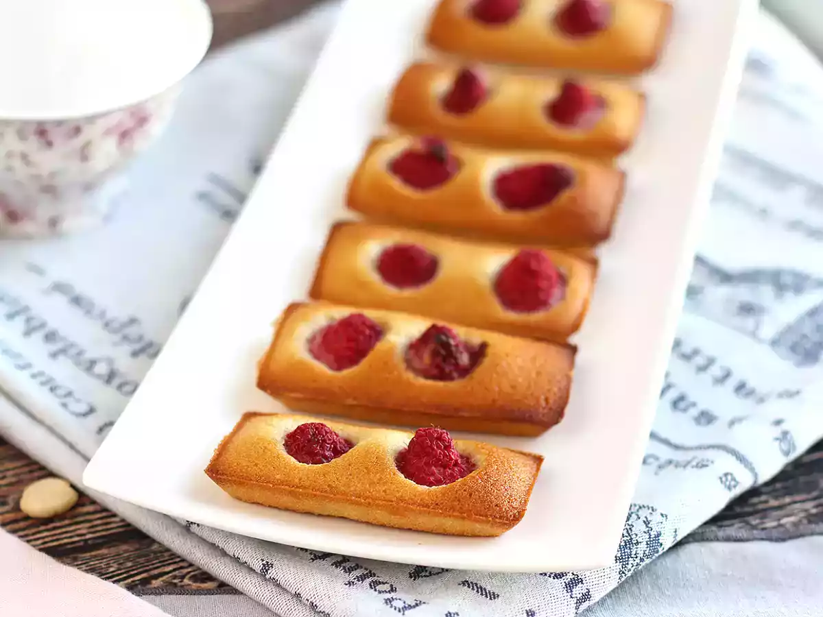 Bolo de claras, amêndoas e framboesas (financier) - foto 6
