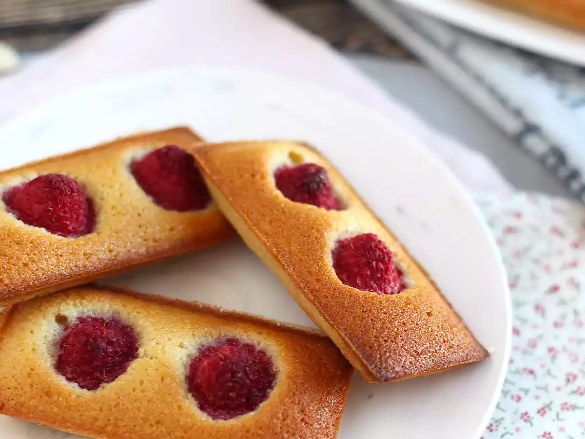 Bolo de claras, amêndoas e framboesas (financier) - foto 7