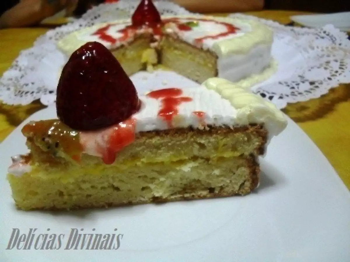 Bolo de claras com chantili e curd de limão - foto 2