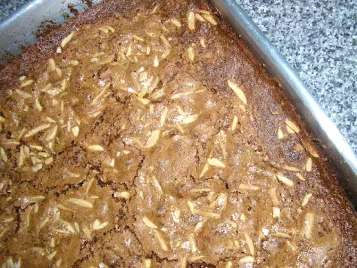 Bolo de claras com chocolate e amêndoa - foto 3