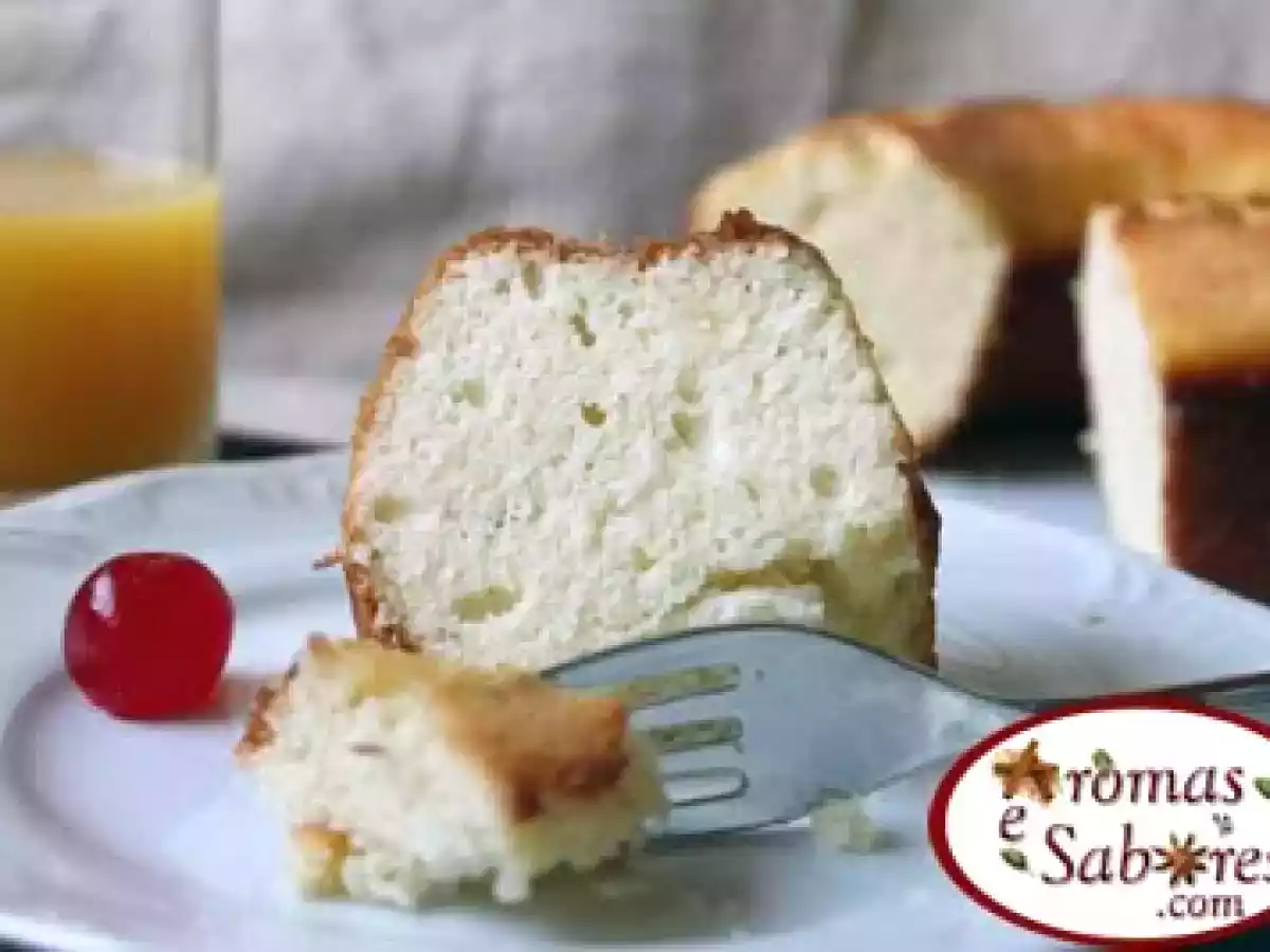 Bolo de claras com laranja, limão e cardamomo