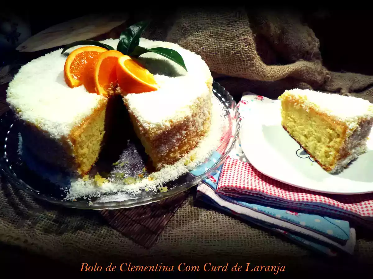 Bolo de Clementina Com Curd de Laranja