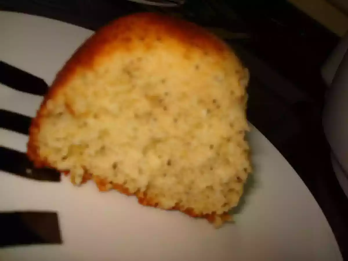 BOLO DE CÔCO E SEMENTES DE PAPOILA AROMATIZADO DE RASPAS DE LIMÃO... - foto 5