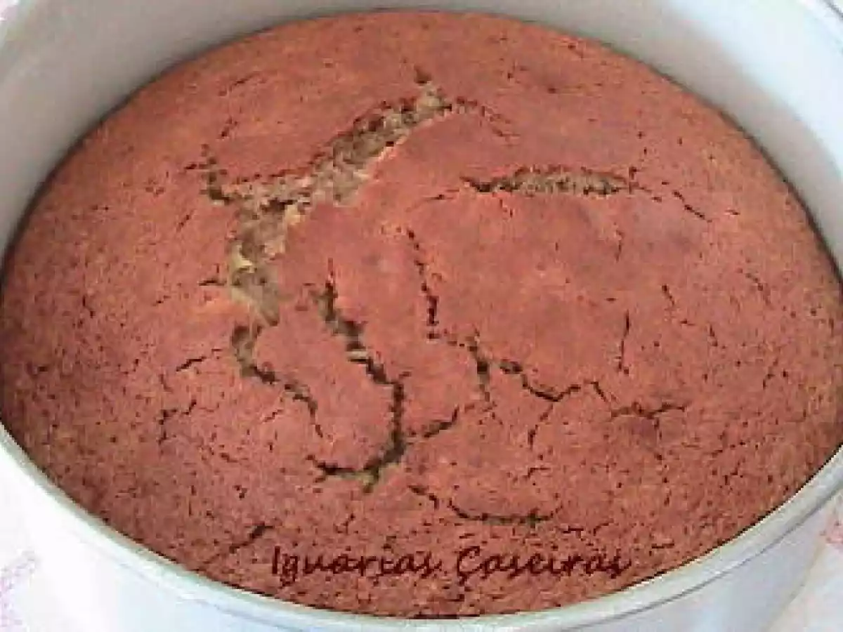 Bolo de Courgette e Amêndoas com cobertura de caramelo - foto 2