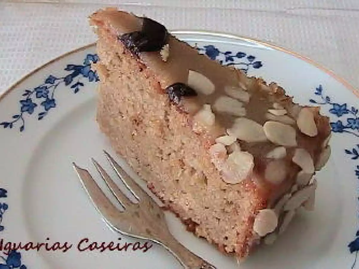 Bolo de Courgette e Amêndoas com cobertura de caramelo - foto 5