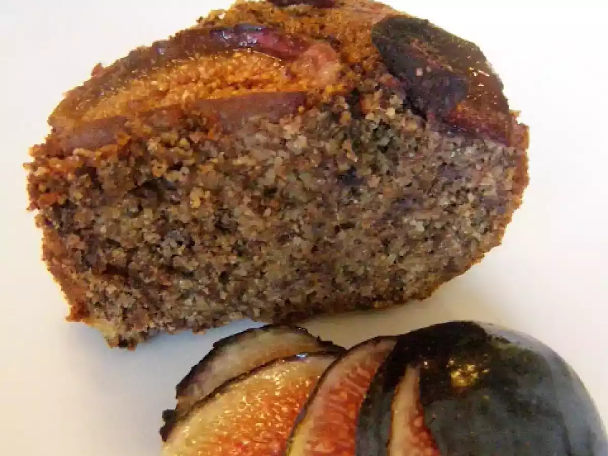 Bolo de figo, amêndoa e chocolate