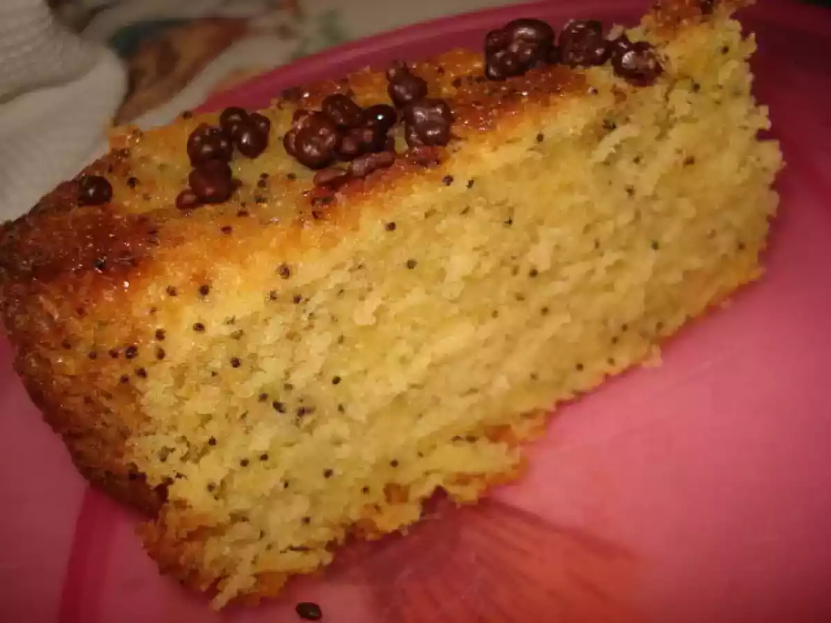 BOLO DE IOGURTE AROMATIZADO DE RASPAS DE LIMÃO, ENRIQUECIDO DE SEMENTES DE PAPOILA - foto 10