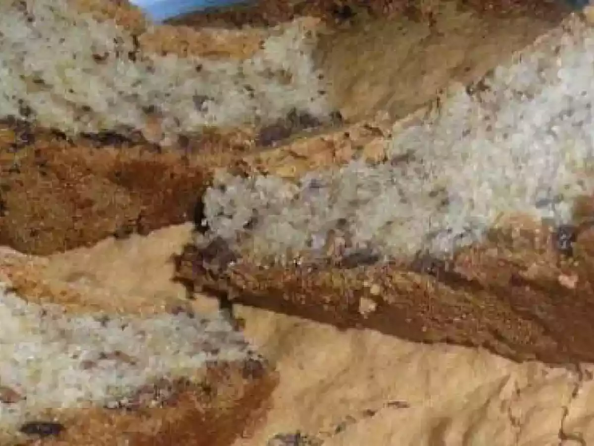 Bolo de iogurte com crocante de amêndoa e chocolate - foto 3