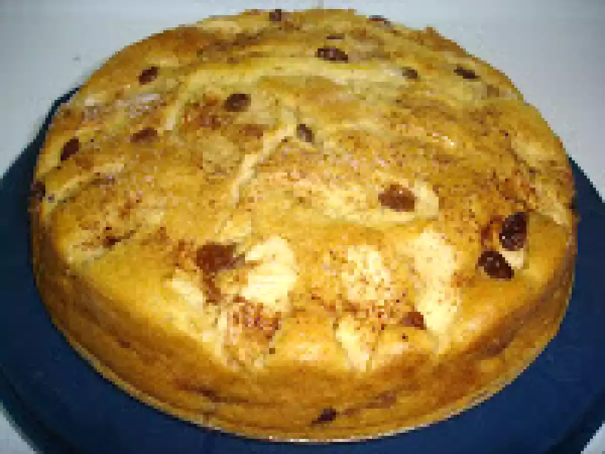 Bolo de Iogurte com Miminho de Maçã, Passas e Amêndoa