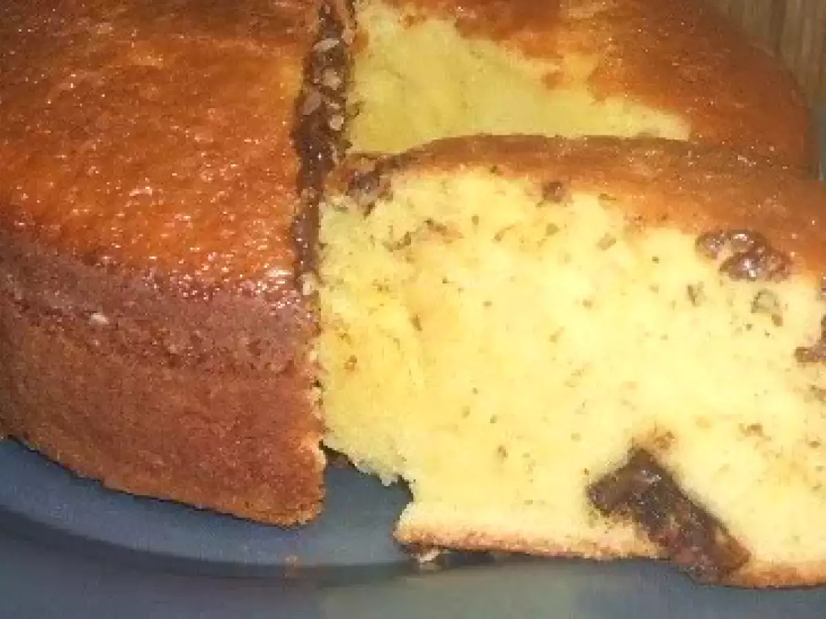 Bolo de Iogurte com Quadrados de Chocolate