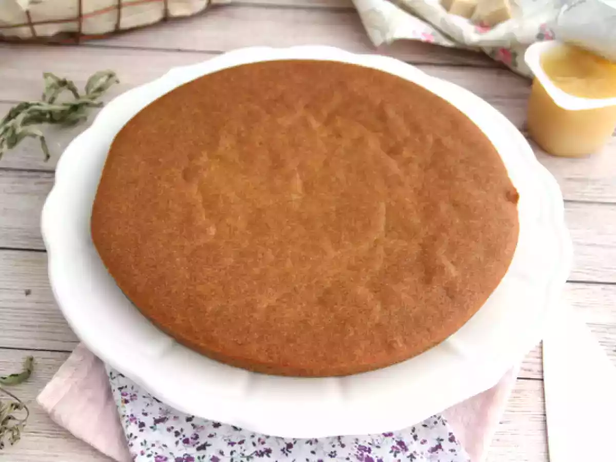 Bolo de iogurte de soja e compota de maçã (vegan e sem gluten)