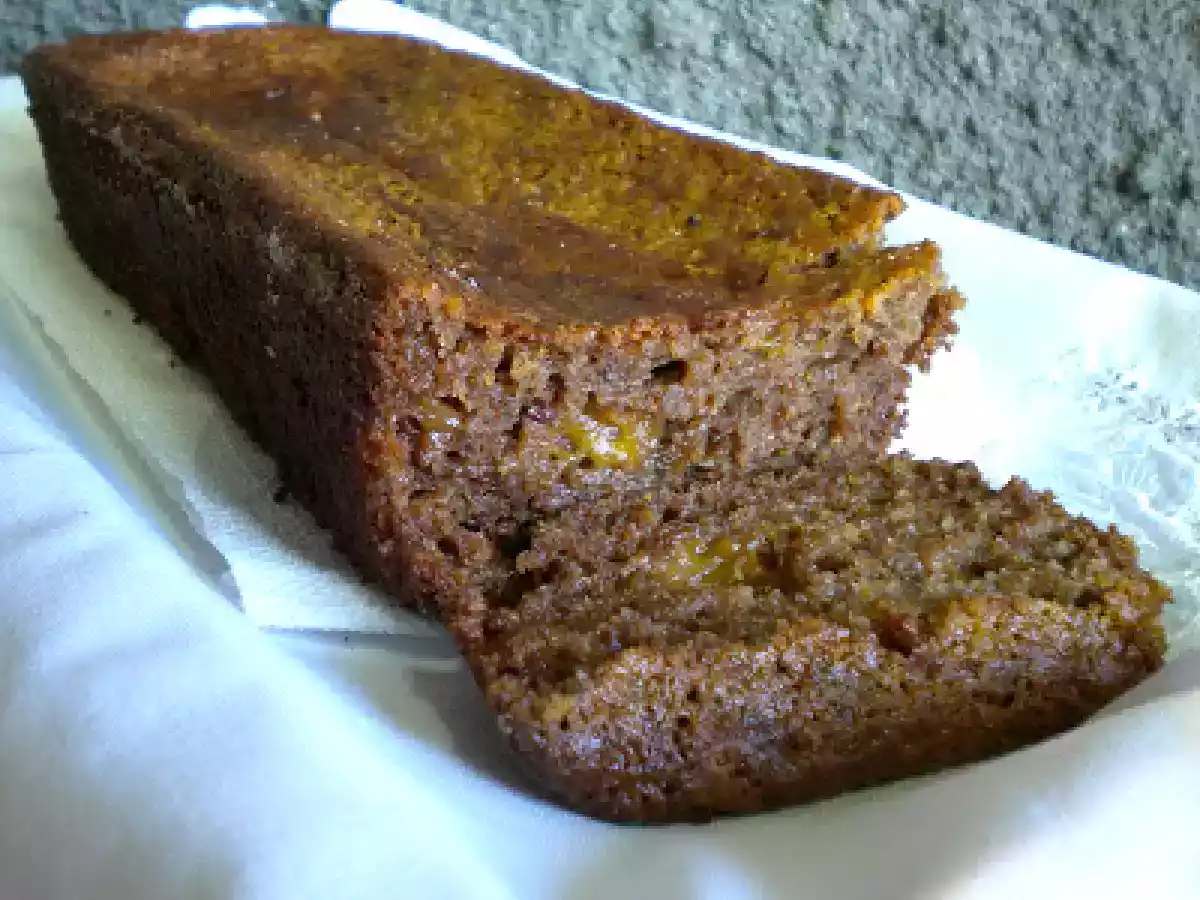 Bolo de iogurte e dióspiro
