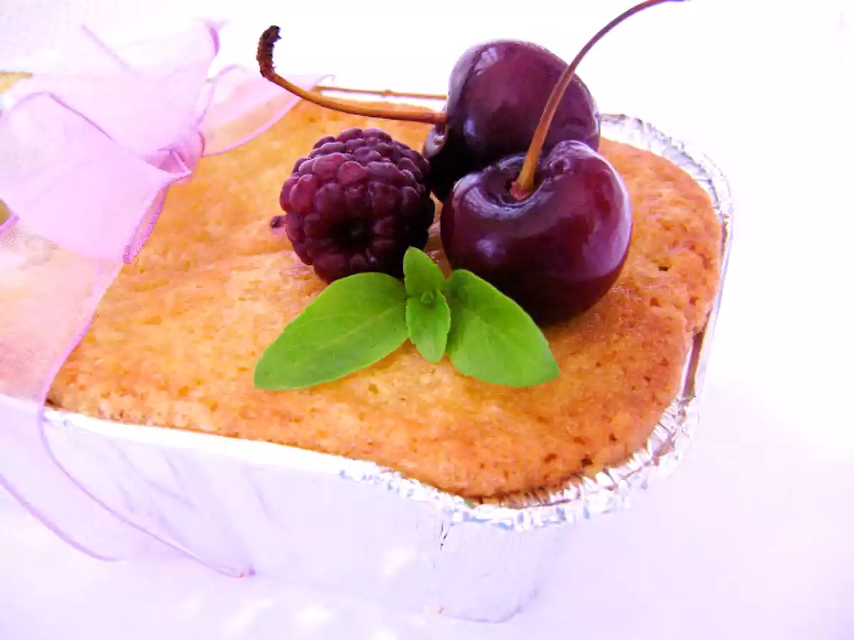 BOLO DE LARANJA, CEREJA E AMORA - foto 2