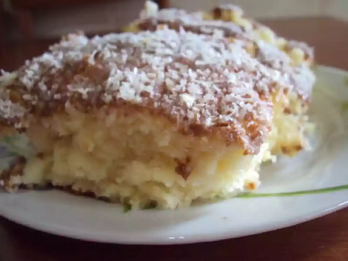 Bolo de Laranja com cobertura de coco - fofinho demais!!!!
