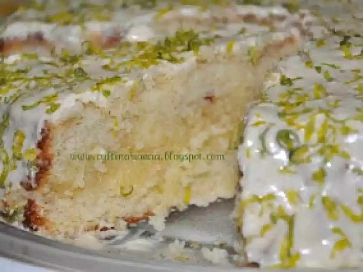 Bolo de laranja com recheio de coco