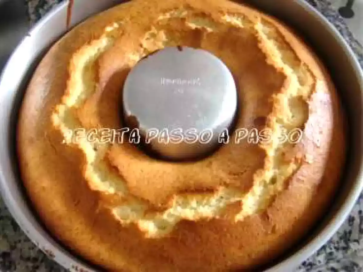 Bolo de leite condensado com goiabada