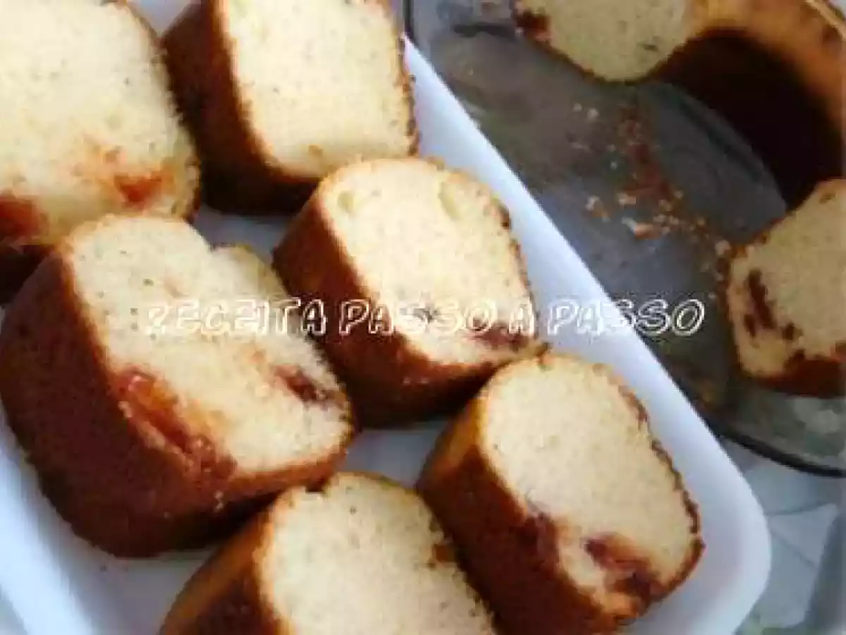 Bolo de leite condensado com goiabada - foto 2