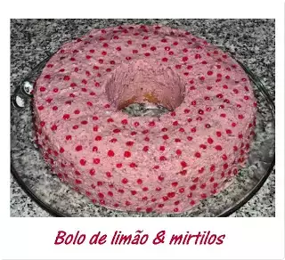 Bolo de limão & mirtilos