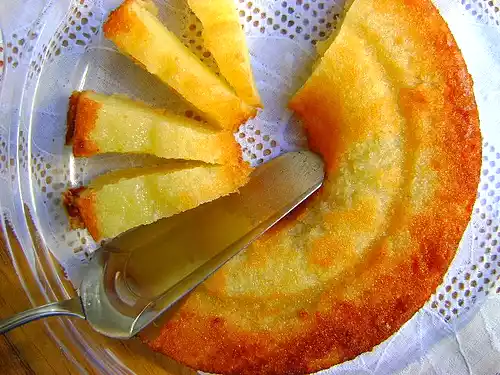 Bolo de macaxeira, uma delícia do nordeste brasileiro, sabor brasil