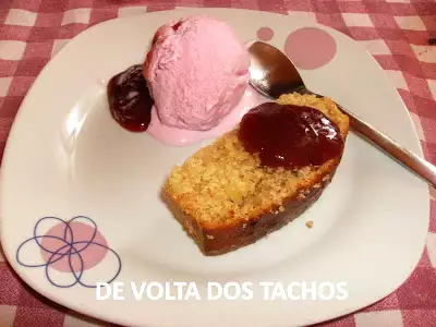 Bolo de mel e amêndoa