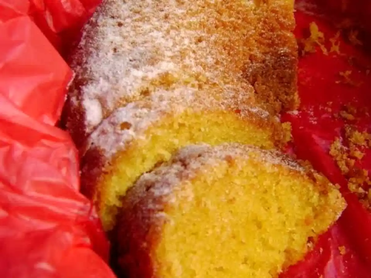 BOLO DE MILHO, COCO E FUBÁ