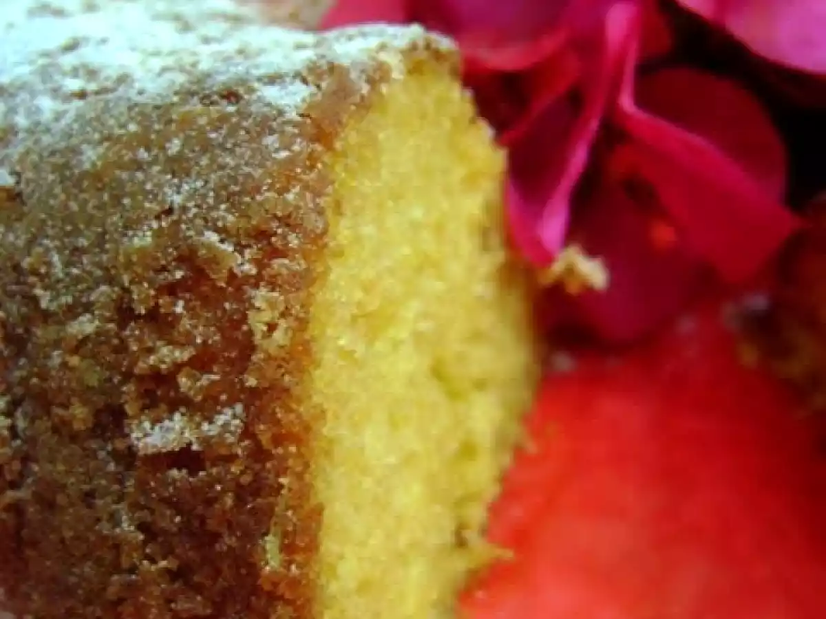 BOLO DE MILHO, COCO E FUBÁ - foto 3