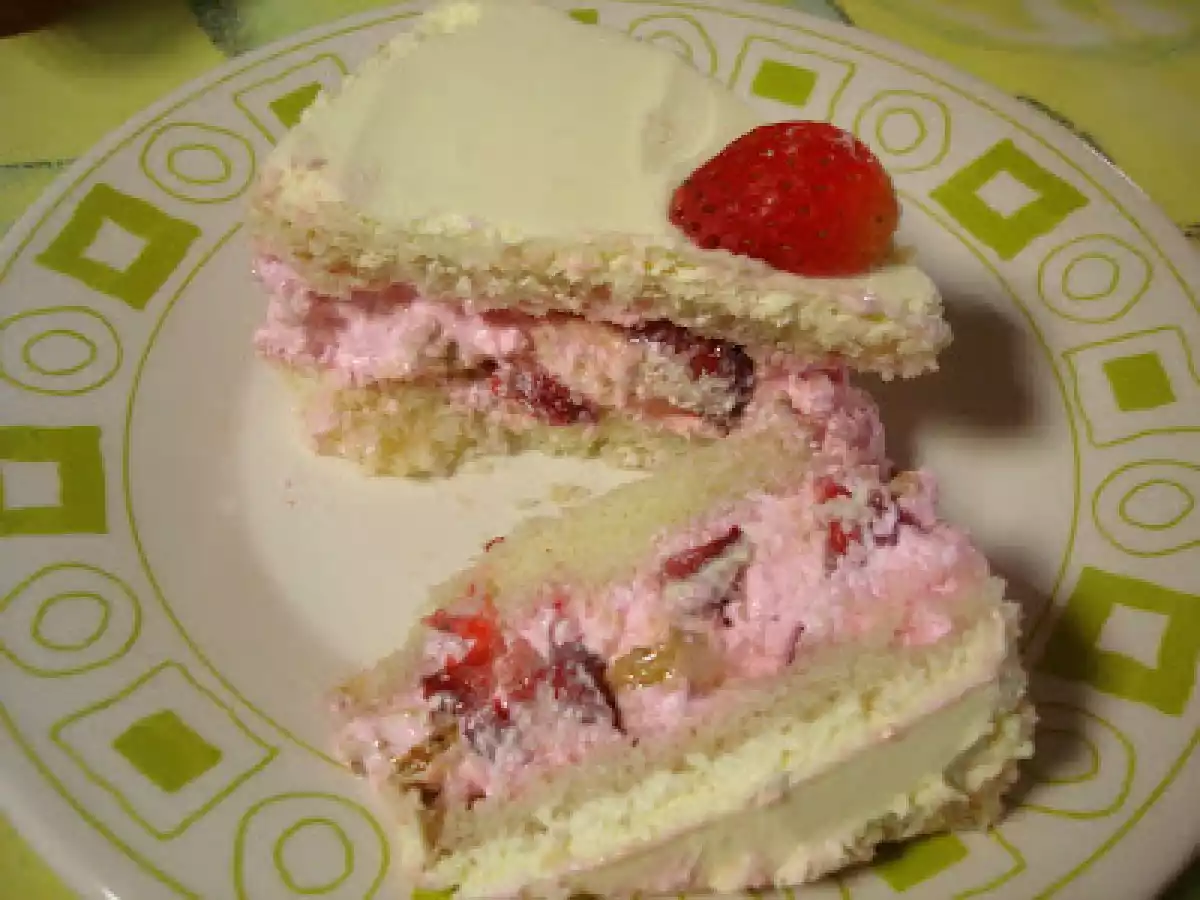 Bolo de morango com suspiro. - foto 2