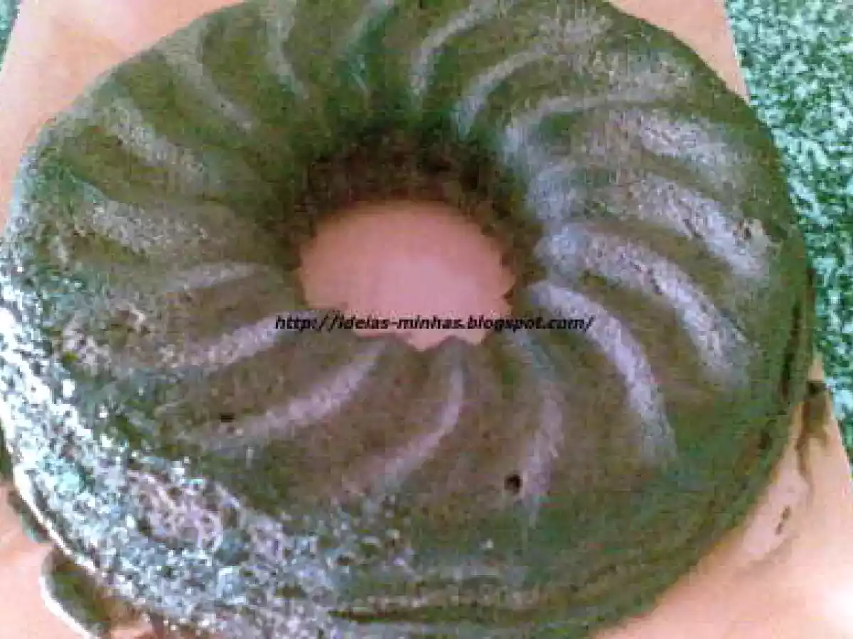 Bolo de mousse de chocolate no microondas