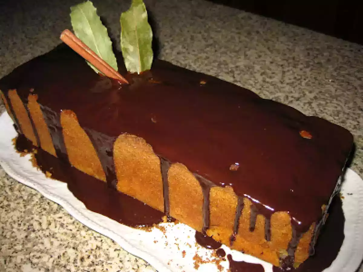 BOLO DE PÊRAS com calda de chocolate - foto 3