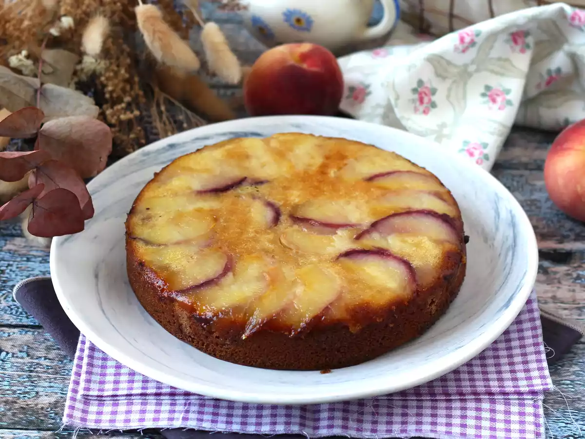 Bolo de pêssego invertido e caramelizado - foto 2