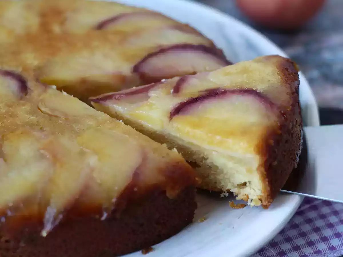Bolo de pêssego invertido e caramelizado - foto 4