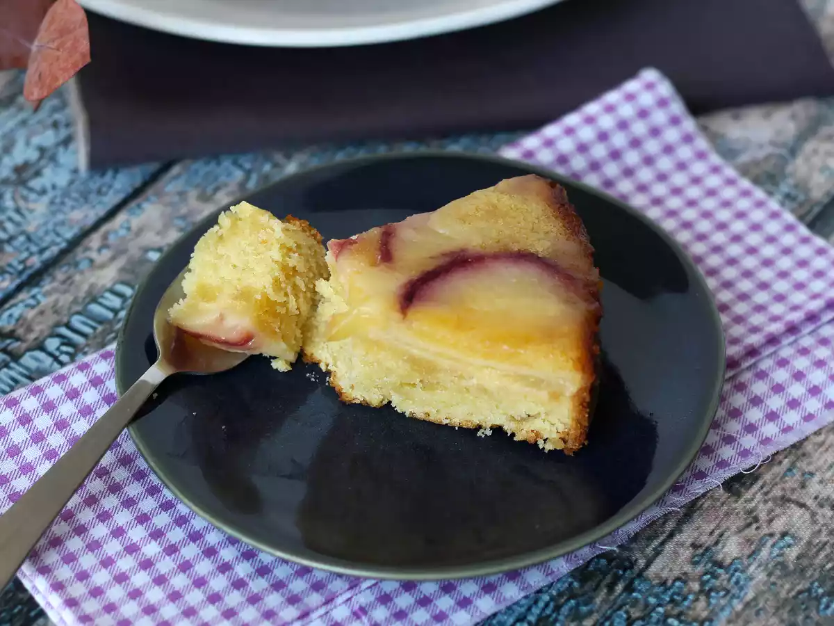 Bolo de pêssego invertido e caramelizado - foto 6