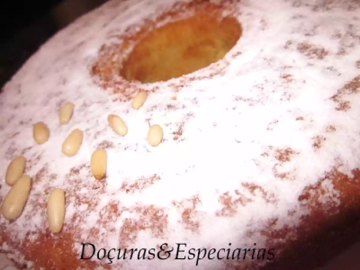 Bolo de Pinhões