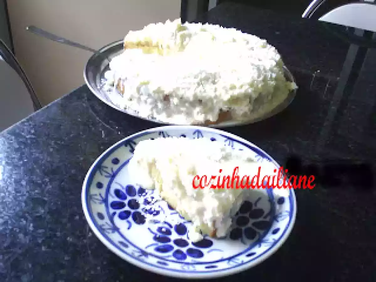 Bolo delicioso de abacaxi e coco(bolo gelado)