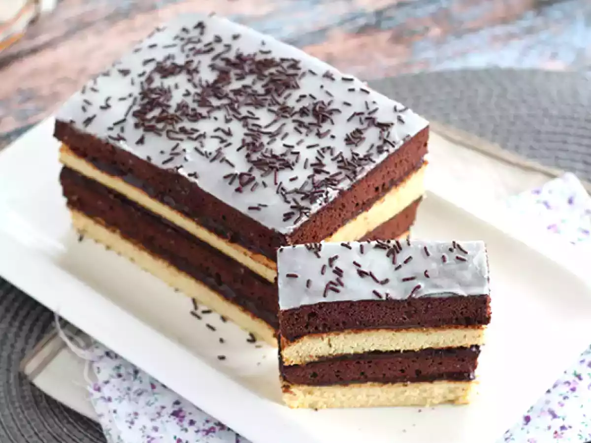 Bolo em camadas (Bolo de chocolate e baunilha) - foto 3