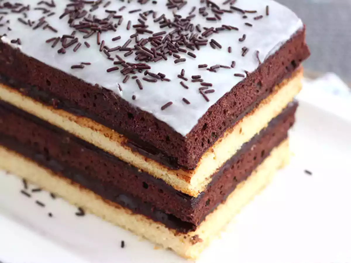 Bolo em camadas (Bolo de chocolate e baunilha) - foto 4