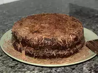 Bolo ensopado de chocolate