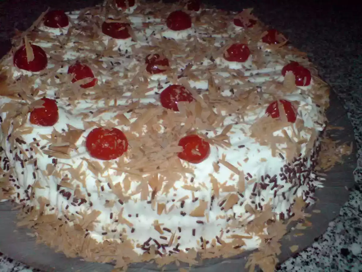 Bolo Floresta Negra de Chocolate e Coco - foto 3