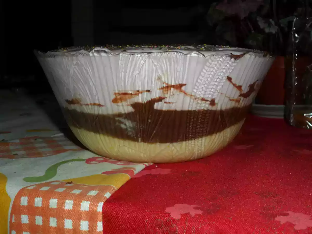 Bolo gelado 3 cores