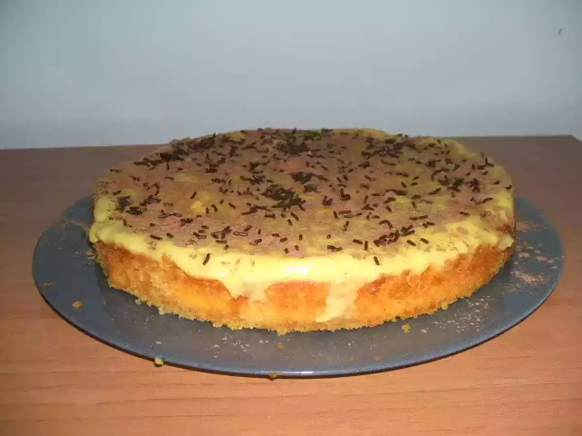 Bolo Húmido de Laranja com Cobertura de Custard
