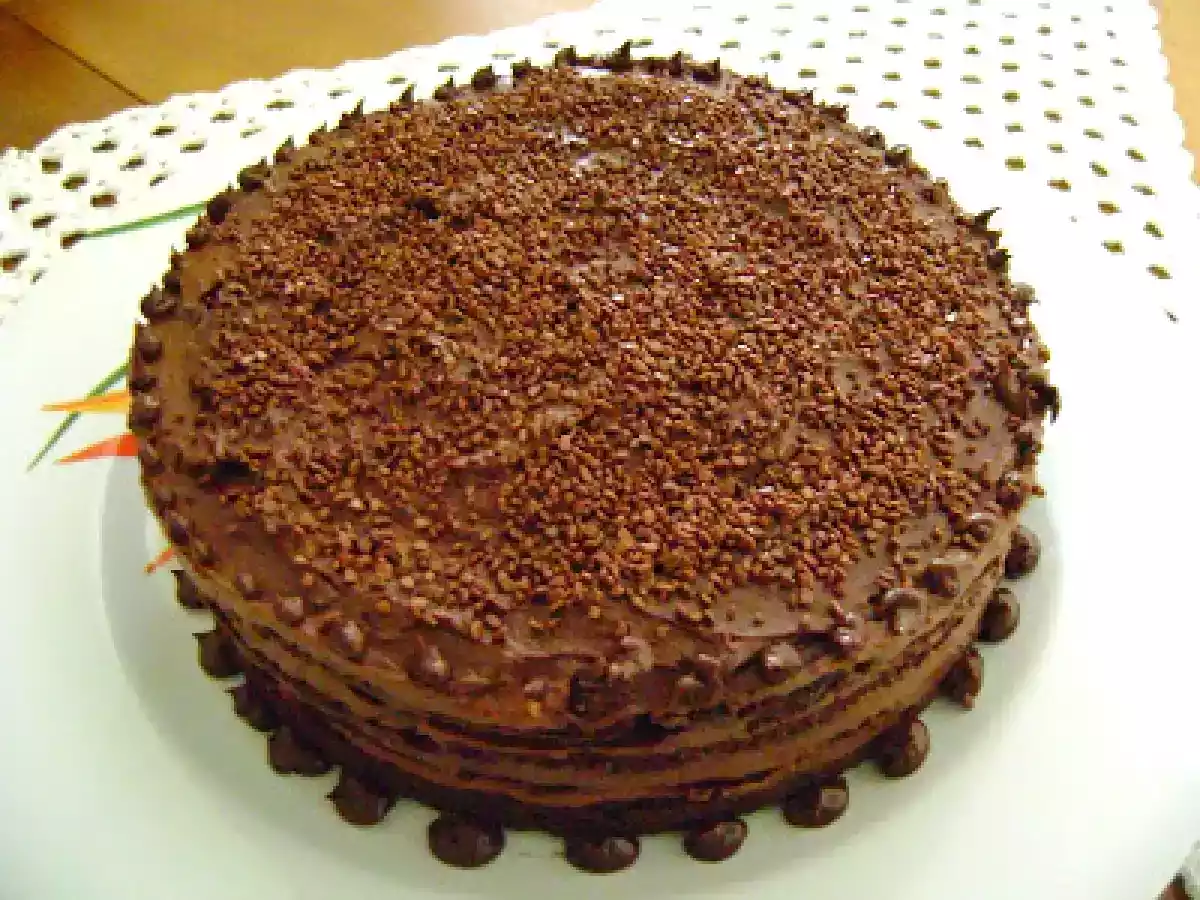 Bolo intenso de cacau com mousse de chocolate