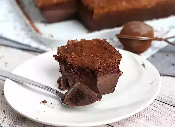 Bolo mágico de chocolate fácil