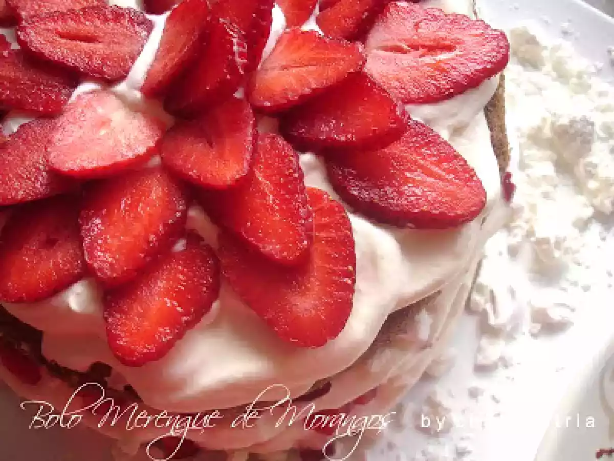 Bolo Merengue de Morangos