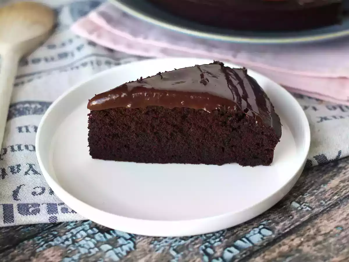 Bolo Nega maluca fofinho e com cobertura de brigadeiro - foto 2