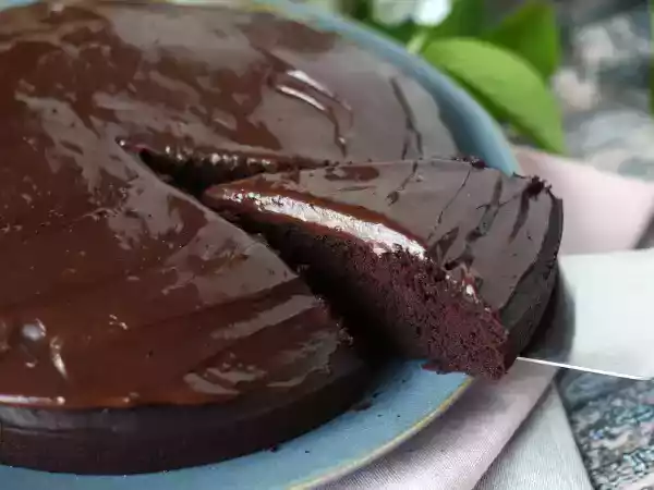 Receita Bolo nega maluca fofinho e com cobertura de brigadeiro