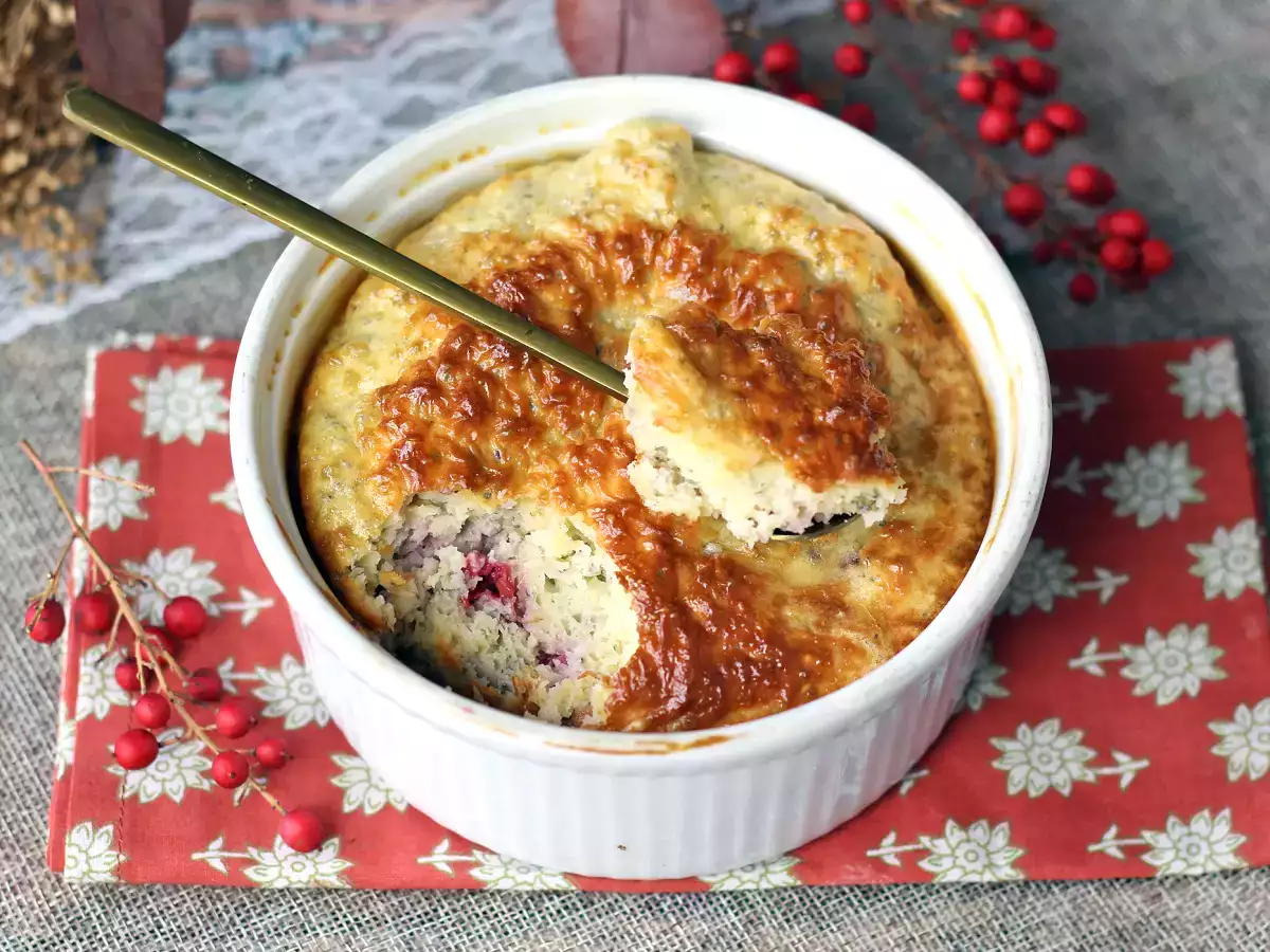 Bolo proteico de frutas vermelhas: simples, fofinho e perfeito para o pós-treino - foto 4