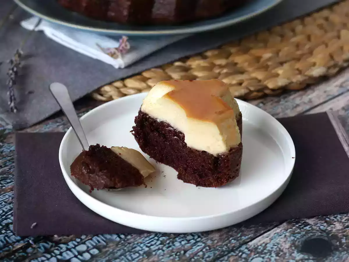 Bolo pudim, sabor chocolate e baunilha - foto 3